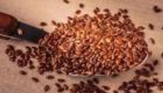 لبشرة مشرقة.. تعرفي على سر فوائد حب الرشاد 