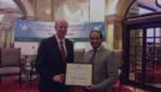 سفير الإمارات لدى لبنان ينال لقب "سفير السلام"