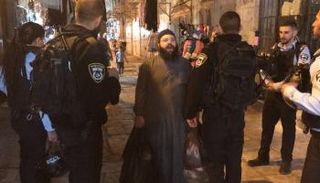 صورة للمتشدد اليهودي بعد ضبطه أثناء محاولة اقتحام المسجد الأقصى