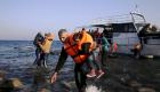 إجراء مثير للجدل للتحقق من هوية اللاجئين في ألمانيا والنمسا