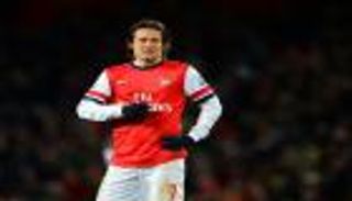 روزيسكي لاعب أرسنال السابق يعتزل كرة القدم