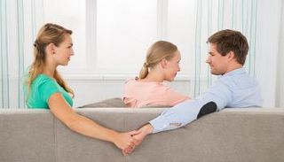 صداقة الأزواج المنفصلين مثيرة للجدل