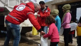 توزيع مساعدات إغاثية على أكثر من 5 ملایین شخص شهريا