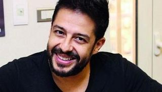 محمد حماقي يستأنف تصوير ذا فويس بعد العمرة 