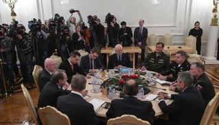 دي ميستورا خلال مشاوراته حول سوريا في روسيا - أ. ف. ب