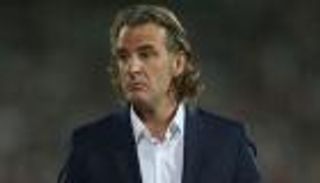 كارينيو ينفي شائعات رحيله عن الشباب السعودي