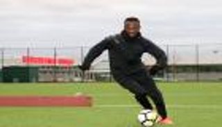 فهد المولد ينهي برنامجه الإعدادي في مانشستر