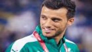 عمر السومة يكشف مدة غيابه عن الملاعب