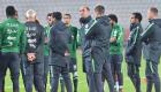 هزازي والهزاع يقودان هجوم السعودية في افتتاح خليجي 23