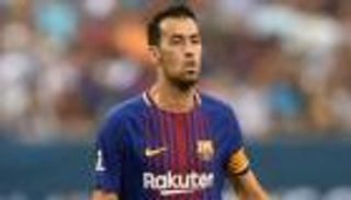 سيرخيو بوسكيتس يغيب عن مباراة برشلونة أمام ليفانتي للإيقاف