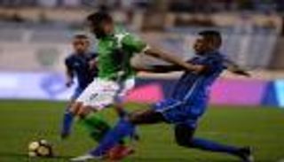 أهلي جدة يواصل صدارة الدوري السعودي بثلاثية في الفتح