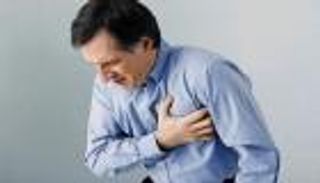 احذر.. آلام اليد اليسرى قد تنذر بنوبة قلبية