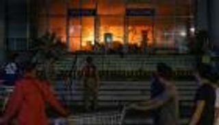 بالصور.. مقتل 37 شخصا في حريق ضخم بالفلبين