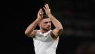 ليفربول يفتقد قائده هندرسون أمام سوانزي سيتي