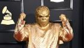 أسوأ إطلالات مشاهير العالم لعام 2017