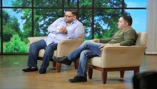 أحمد رزق وإدوارد قبل أن يتحولا لمسنيين في برنامج حكايتي مع الزمان 