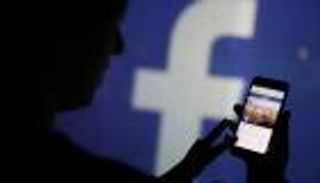 فيسبوك يتيح لمستخدميه خدمة جمع التبرعات