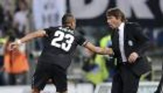 كونتي يغري فيدال براتب خيالي في تشيلسي