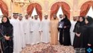 محمد بن راشد يتسلم وسام المعلوماتية من "دبي الذكية"