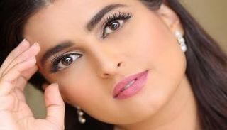 علا الفارس ترد تحية سارة عبدالعزيز 