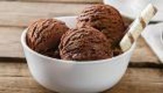 كيفية عمل آيس كريم الشوكولاتة بنكهات مختلفة