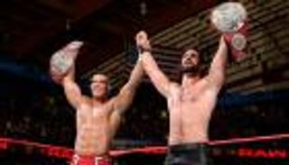 رولينز وجوردان ينتزعان بطولة "رو" للتاج تيم من سيزارو وشيموس