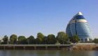 رفع سعر الدولار مقابل الجنيه يثير مخاوف السودانيين