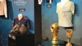 معرض للمقتنيات الرياضية الثمينة بمؤتمر دبي الرياضي الدولي