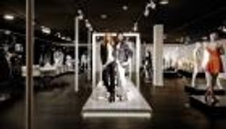 البدانة والسُمرة والحجاب.. انقلاب معايير الموضة في 2017