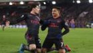 فينجر يحتفل برقمه المميز في ليلة الفوز على بالاس