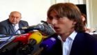 الكشف عن موعد محاكمة لوكا مودريتش وزوجته