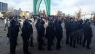 اتساع الغضب في إيران يجبر المسؤولين على الاعتراف