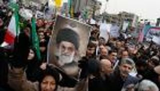 طلاب إيران يشعلون الغضب.. لأول مرة منذ 2009