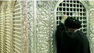 ضريح الإمام علي الرضا بمدينة مشهد 