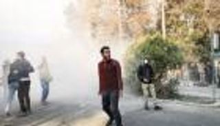 الإيرانيون يثورون ضد الغلاء.. فشل اقتصاد الملالي