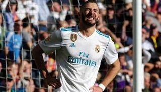 كريم بنزيمة مهاجم ريال مدريد