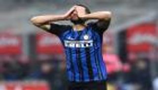 كاندريفا يوضح حقيقة بصقه على جماهير إنتر ميلان