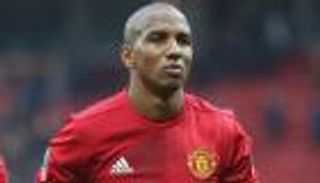 آشلي يونج يواجه اتهامات الاتحاد الإنجليزي