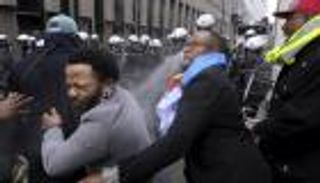 الكونجو تطلق الغاز وتقطع الإنترنت لقمع احتجاجات للمعارضة