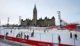 العواصف الثلجية تفسد احتفالات عيد الميلاد في كندا