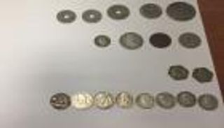 مصر.. إحباط محاولة تهريب 19 عملة أثرية لأمريكا