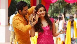 فيلم badri ki dulhania  الذي احتلت أغنيته صدارة يوتيوب