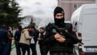 إطلاق سراح رهائن احتجزهم مسلح في مستشفى بإسطنبول