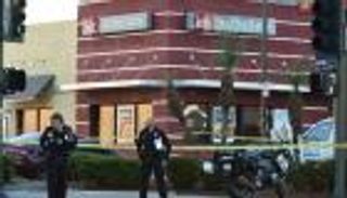 بالصور.. الشرطة الأمريكية تقتل مسلحا طعن 3 أشخاص في هوليوود