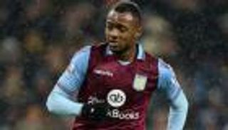 سوانزي يعيد أيو "الصغير" إلى البريميير ليج