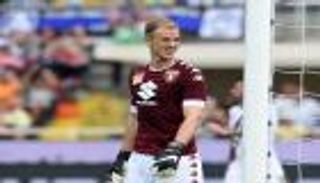 متصدر الدوري الإنجليزي في مفاوضات متقدمة مع هارت