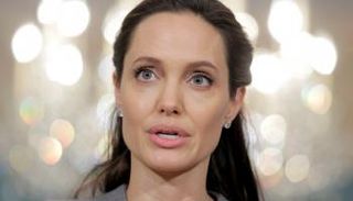 الممثلة والناشطة المدافعة عن حقوق الإنسان أنجلينا جولي