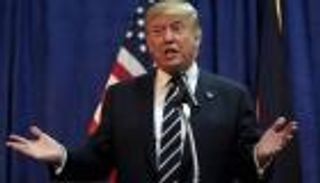 ترامب يطلق إجراء لرفع الضوابط عن المصارف