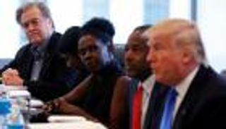 50 نائبا يطلبون من ترامب توضيحات بشأن "الرئيس بانون"