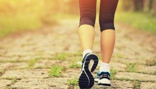 التمارين الأقل حدة لا تشعرنا بالجوع